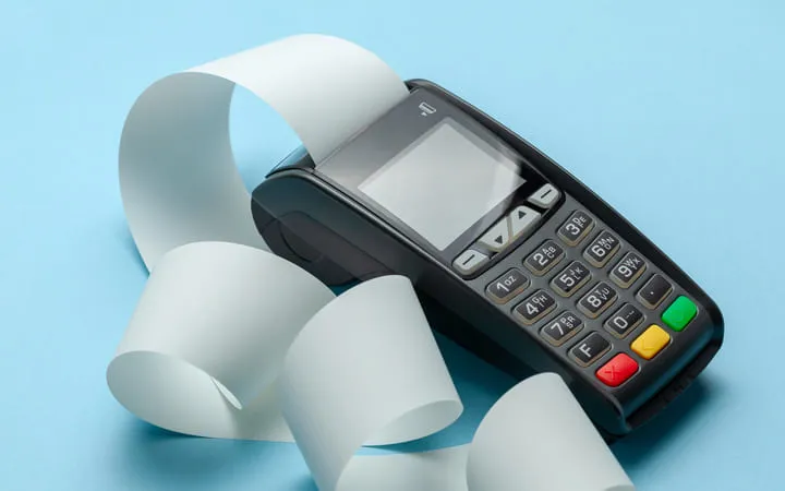 Druckvorgang von Kassenbeleg Druckvorgang von Kassenbeleg