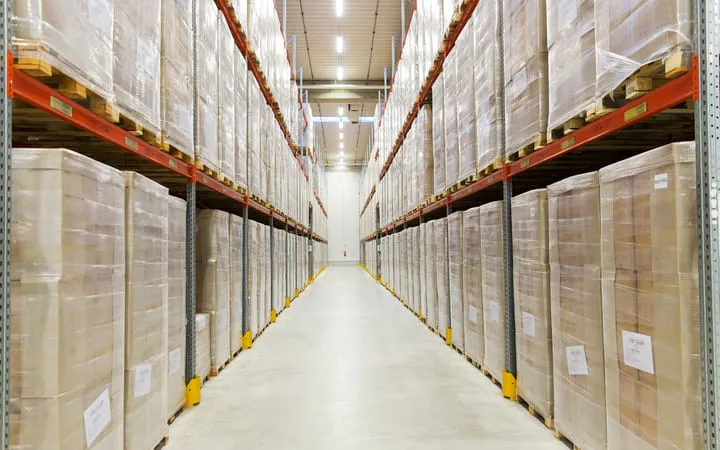 Lager mit Kartons Lager mit Kartons