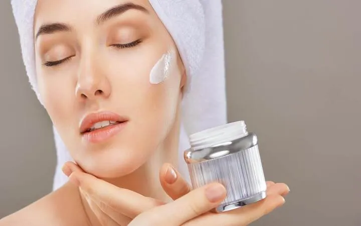 Cardboard cans for the cosmetics industry