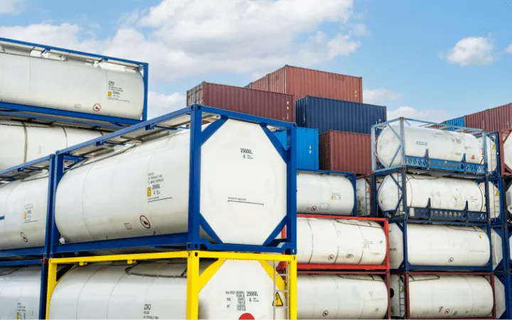 Tank Container aufeinandergestapelt Tank Container aufeinandergestapelt