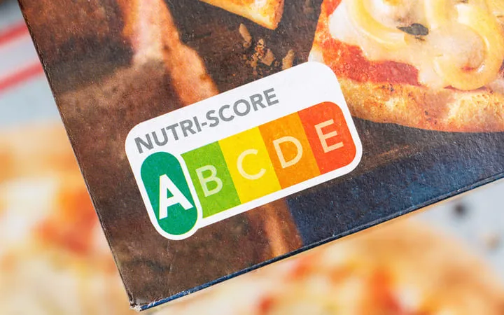 Nutri-Score Angabe auf Lebensmittelverpackung  Nutri-Score Angabe auf Lebensmittelverpackung
