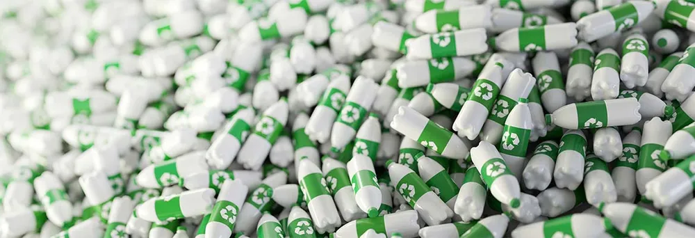 Kunststoffflaschen recycelbar auf einem Haufen Kunststoffflaschen recycelbar auf einem Haufen