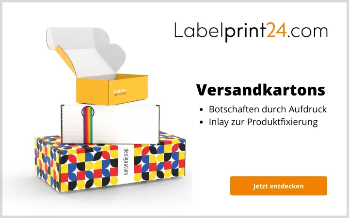 Versandkartons bedruckt aufeinander gestapelt Versandkartons bedruckt aufeinander gestapelt