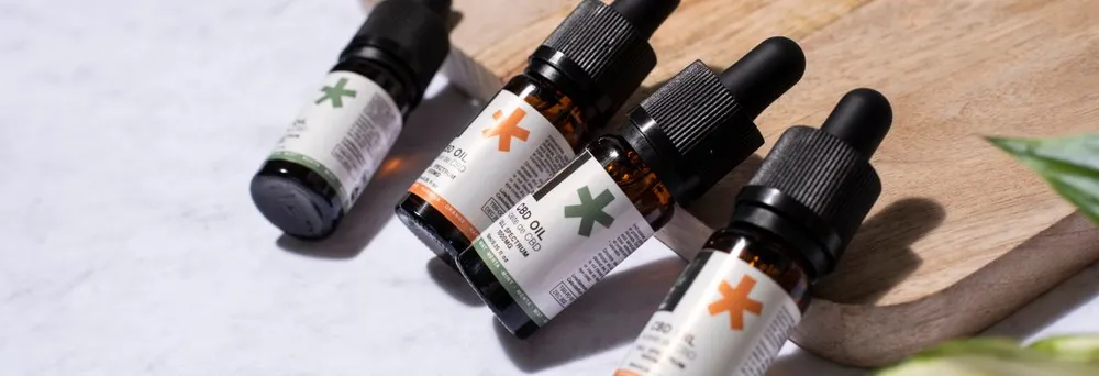 CBD Öle mit Etiketten