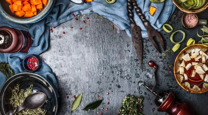 Natürliche Lebensmittel auf rustikale Art dargestellt Natürliche Lebensmittel auf rustikale Art dargestellt