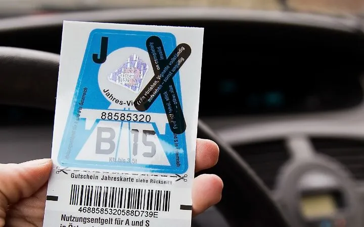 Auto Vignette - was offizielle Verkehrsetiketten leisten müssen Auto Vignette - was offizielle Verkehrsetiketten leisten müssen