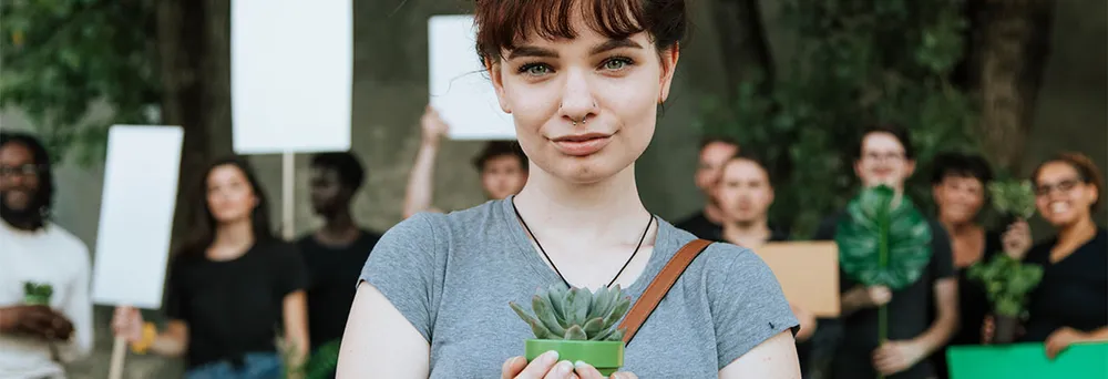 Gruppe an Menschen am Einsetzen für die Umwelt Gruppe an Menschen am Einsetzen für die Umwelt