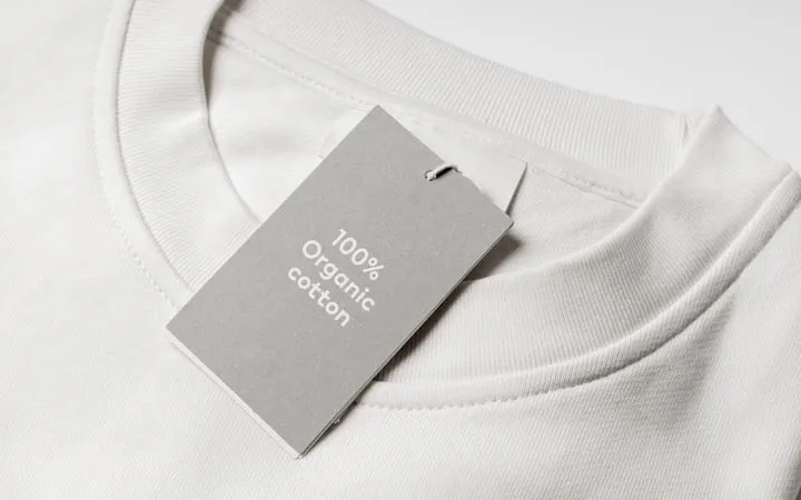 Etikett am Kleidungsstück