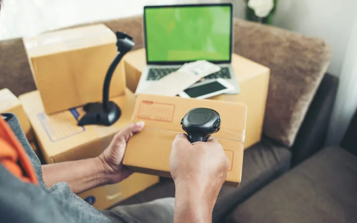 Versandetikett einscannen - QR Code Etikett Versandetikett einscannen - QR Code Etikett