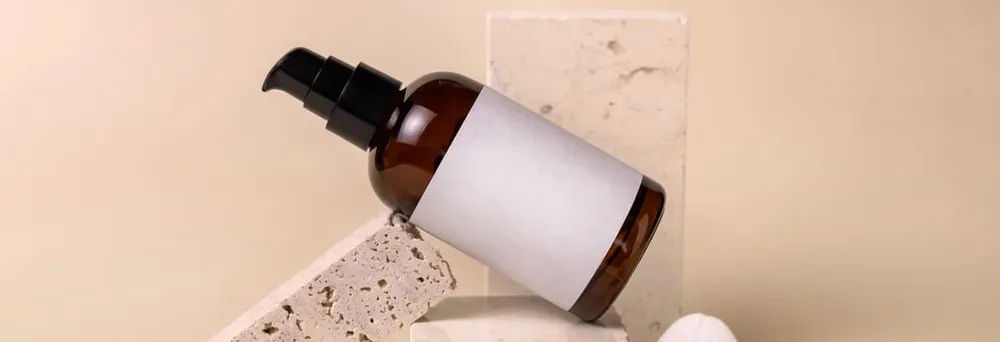 Glasflasche mit Etikett Glasflasche mit Etikett