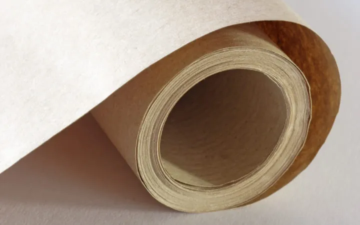 Wellpappenrohpapier aufgerollt Wellpappenrohpapier aufgerollt