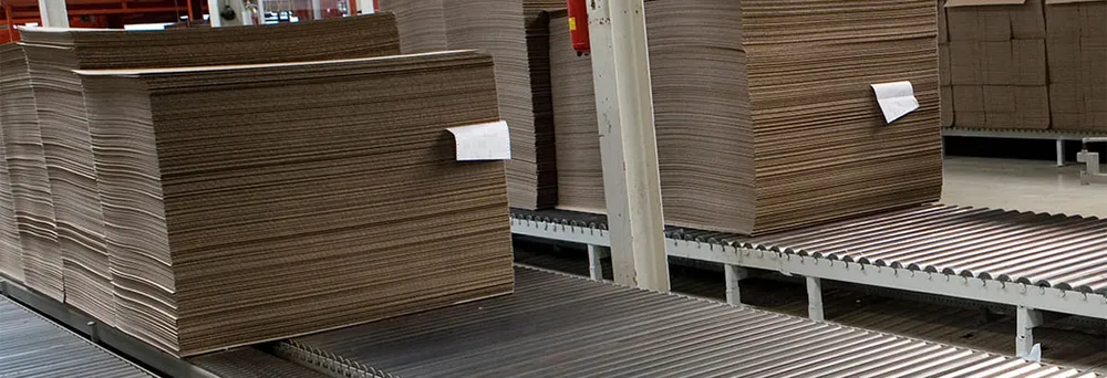 Herstellung von Versandkartons