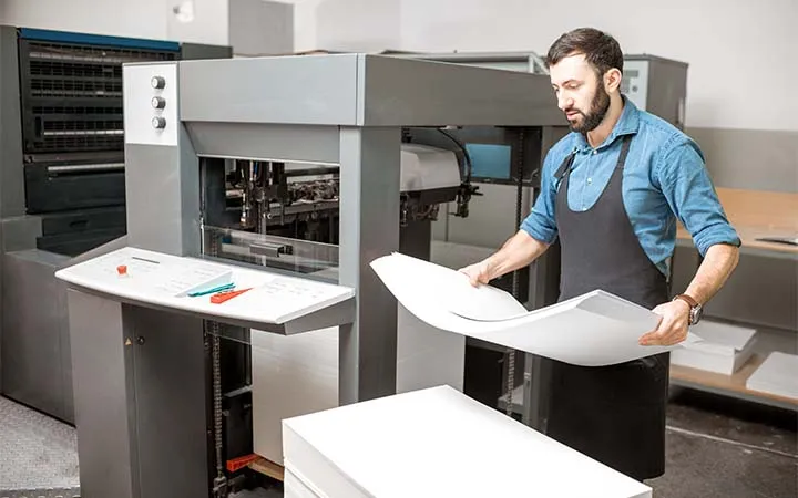 Tipografia che stampa la carta Tipografia che stampa la carta