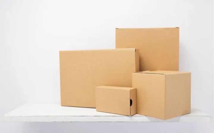 unterschiedliche Kartonarten und -größen unterschiedliche Kartonarten und -größen