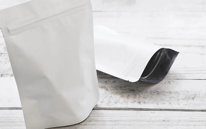 wiederverschließbare Beutel in weiß  wiederverschließbare Beutel in weiß