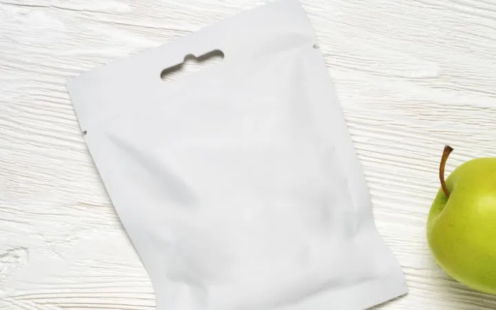 Flachbeutel mit Eurolochaufhänger Flachbeutel mit Eurolochaufhänger