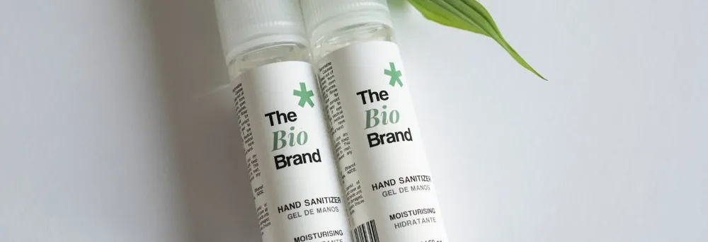 Vegane Aufkleber auf Flaschen