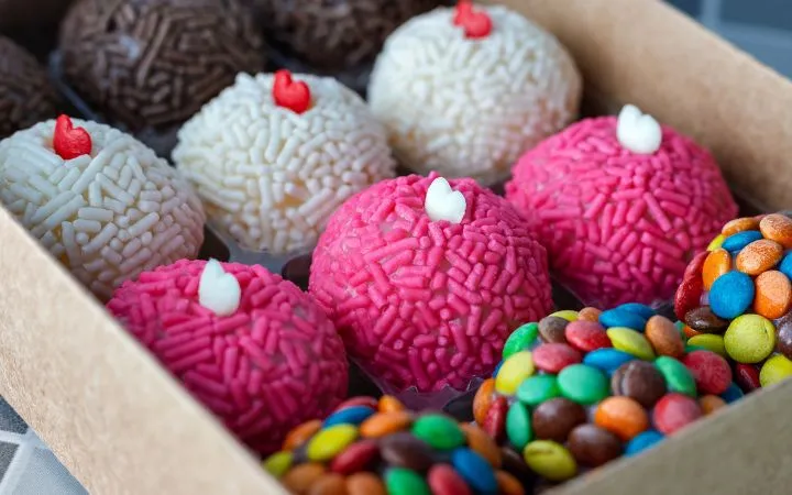 Süssgebäck in Faltschachtel Süssgebäck in Faltschachtel