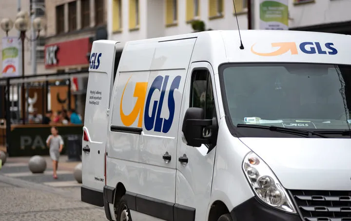 GLS parcel car