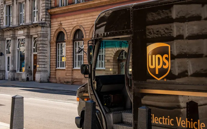 UPS parcel car